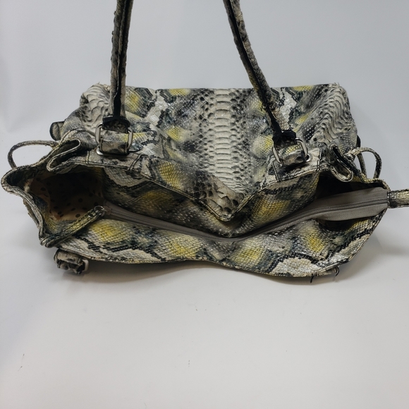 MELIE BIANCO VEGAN FAUX SNAKE SKIN HOBO - Picture 4 of 9